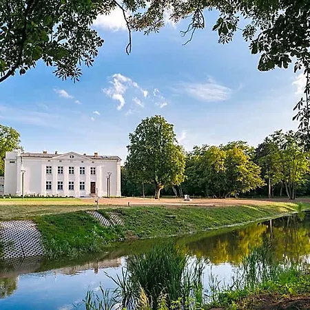 Kasztanowy Palac 3*