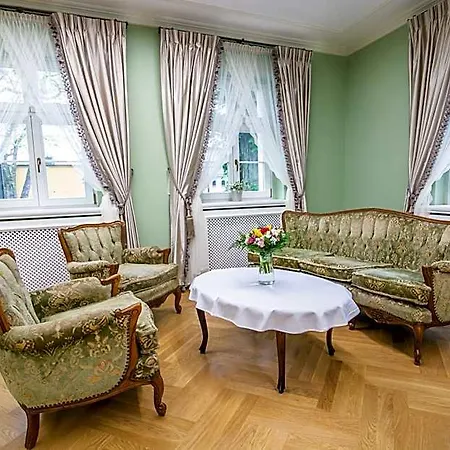 Szálloda Kasztanowy Palac 3*